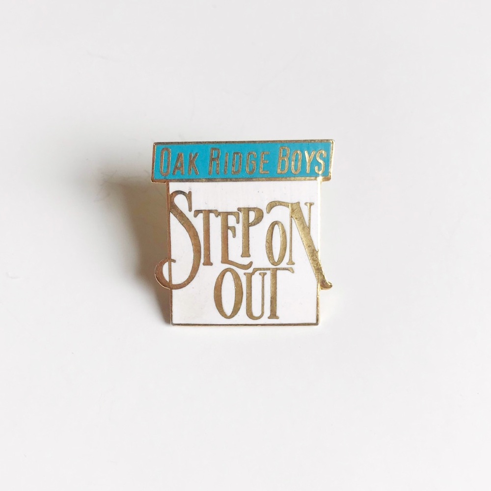 ‘85 Oak Ridge Boys Pin - Picture 2 of 3